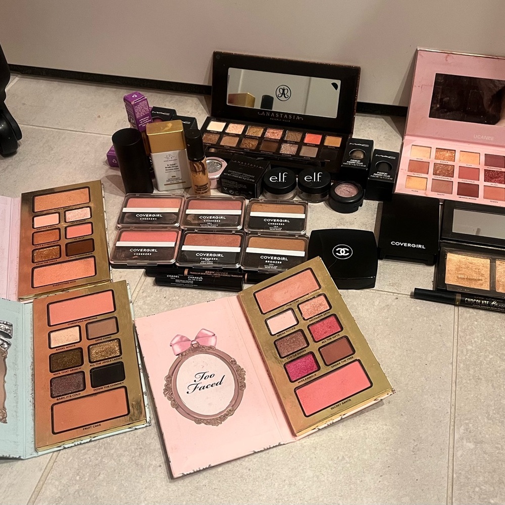 Bulk makeup lot.